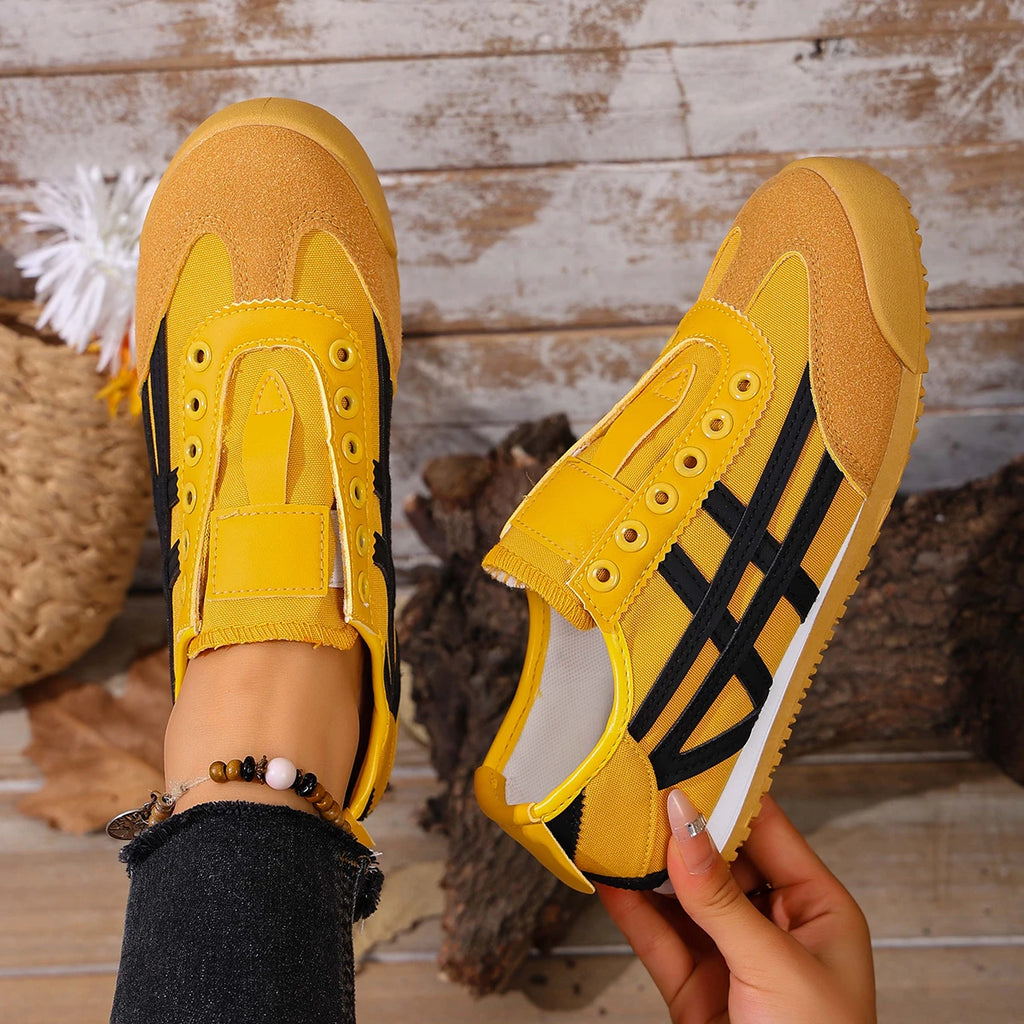 Women Sneakers 2025 New Couple Casual Sneakers Women Lace Up Soft Sole Flat Sports Shoes Classic Walking Running Shoes Women Zpaxo
