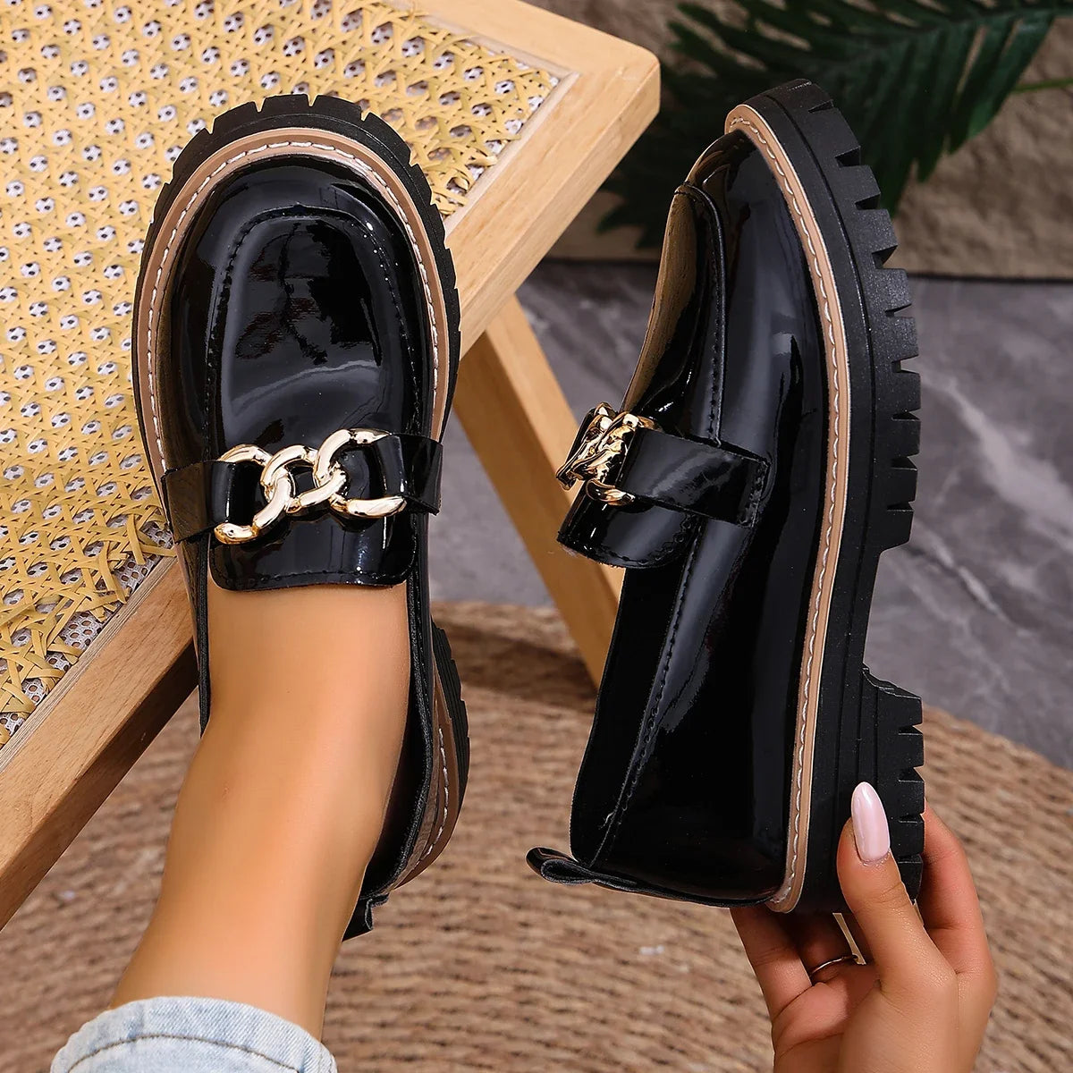 Women Loafers Thick Heel Chunky Casual Shoes Spring Autumn Retro Flats Shoes Women Round Toe Metal Decorated Sneakers Women Zpaxo black 38