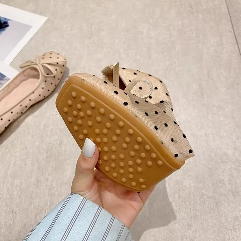 Flat Shoes for Women 2023 Spring/Summer New Women's Shoes Large Bow Mesh Square Head Wave Point Flat Heel Sandals Ladies Zpaxo
