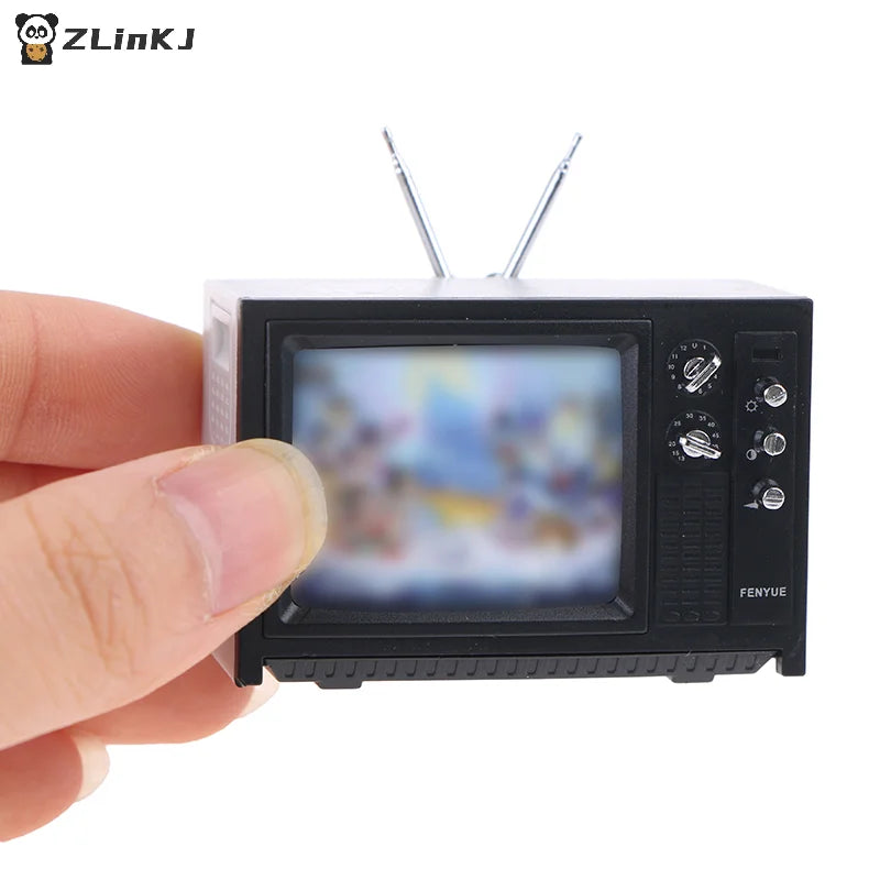 ▶1Pcs Mini Retro TV Miniature Ornaments DollHouse Toy Ornaments Zpaxo