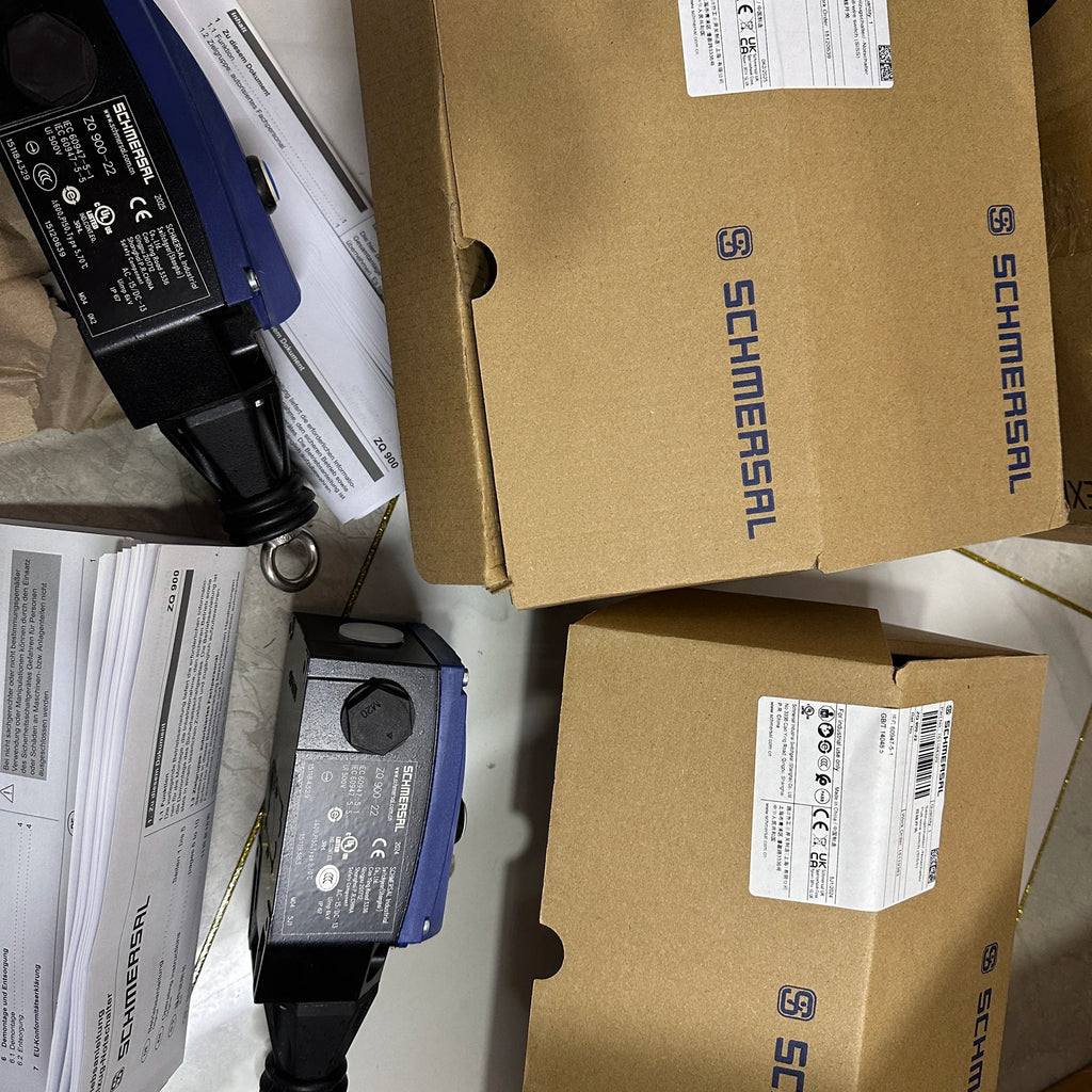 ZQ900-22 Rope Switch Brand New Original Genuine SCHMERSAL Zpaxo