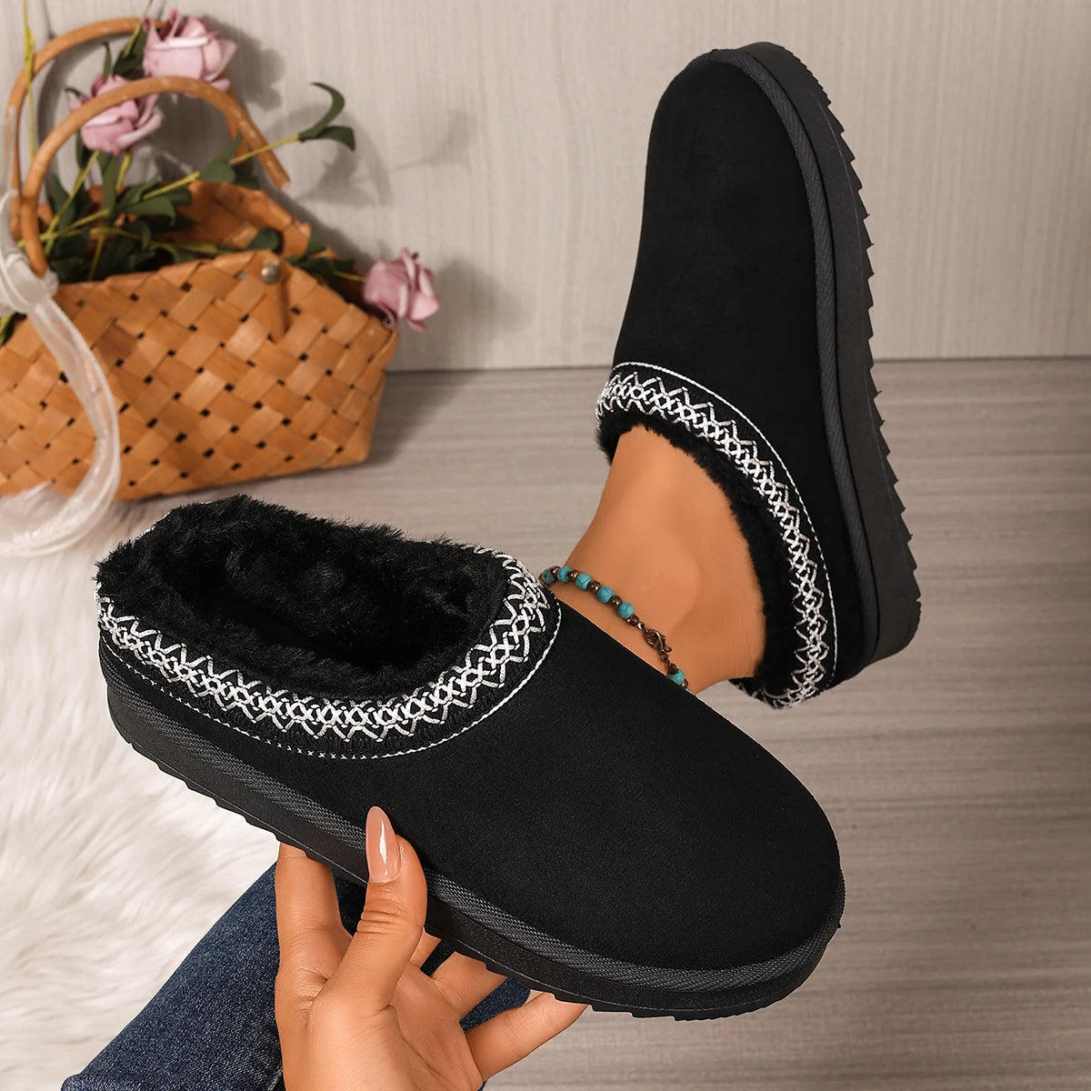 2025 New Women Slippers Comfortable Outdoor Slides Women Trend Covered Half Mop Warm Slippers Winter Warm Thick Sole Shoes Women Zpaxo WHITE 36
