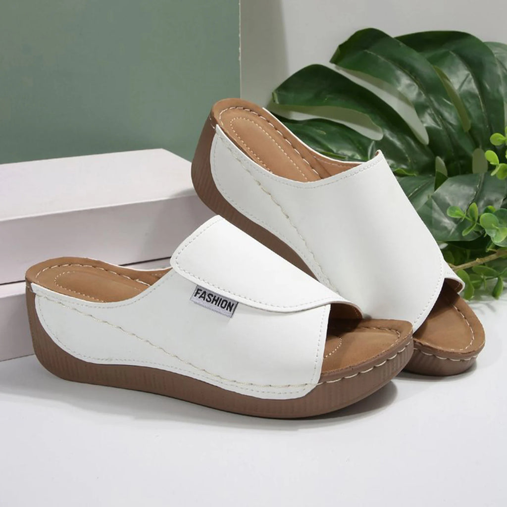 Casual Peep-toe Sandals Breathable Lightweight Beach Shoes Hollowed Zpaxo