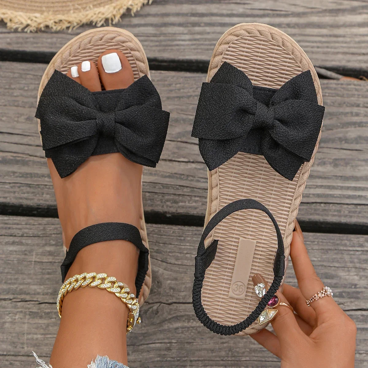 2026 Women Anti-slip Trend Sandals Summer Lightweight Fashion Beach
