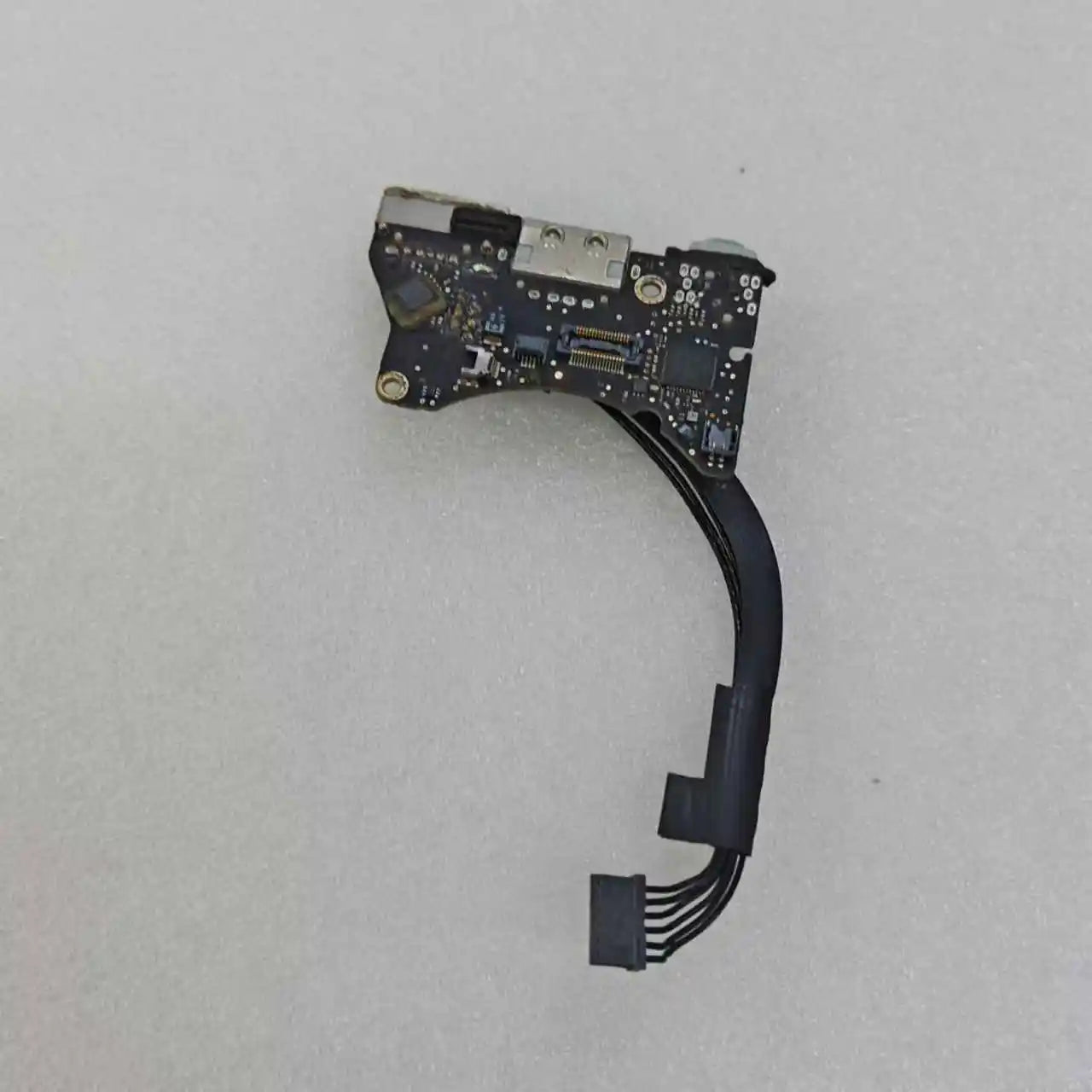 USB DC I O Jack Power Audio Board 820-3053-A Macbook Air 11 A1370