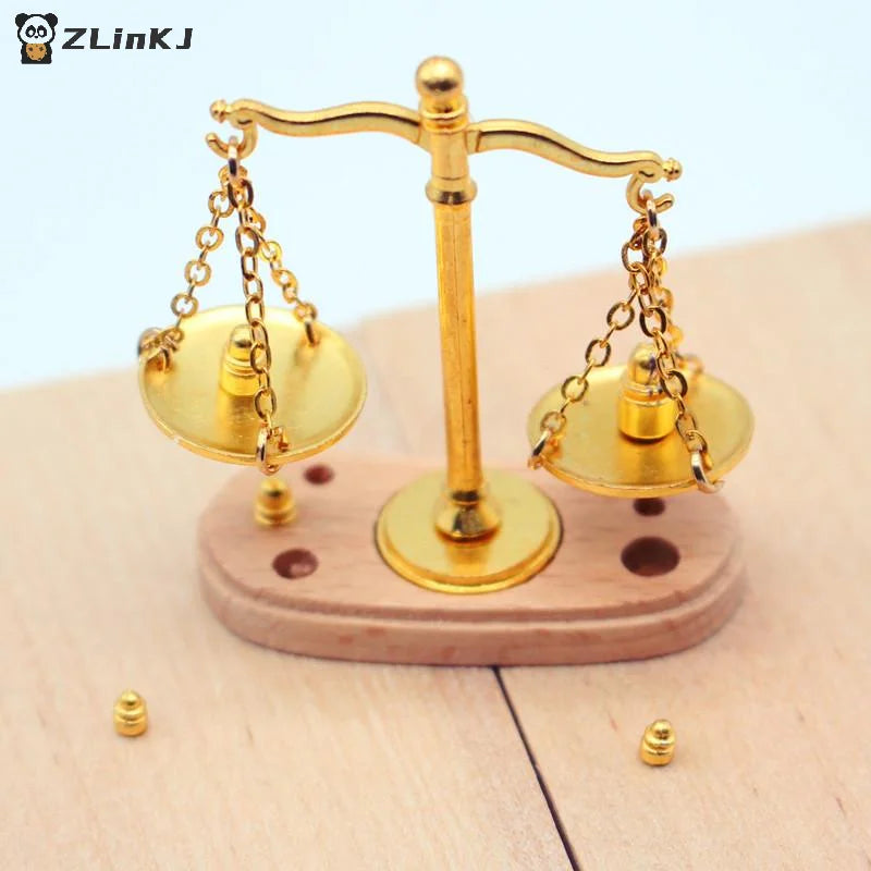 ▶1PCS Dollhouse Vintage Balance Scale Miniatures Model Accessories Kids Pretend Play Toys Ornaments Gifts Zpaxo