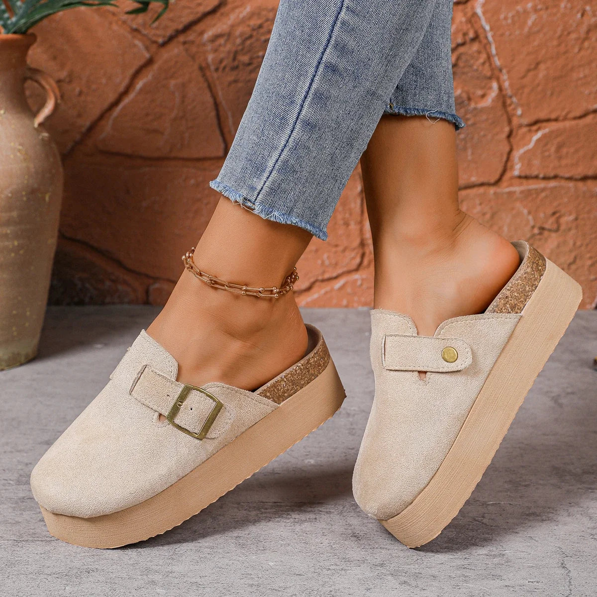 Soft Soled Home Shoes Suede Clogs Sandals Spring and Autumn Retro Fashion Women Shoes Thick-Soled Solid Color Slingback Shoes Zpaxo