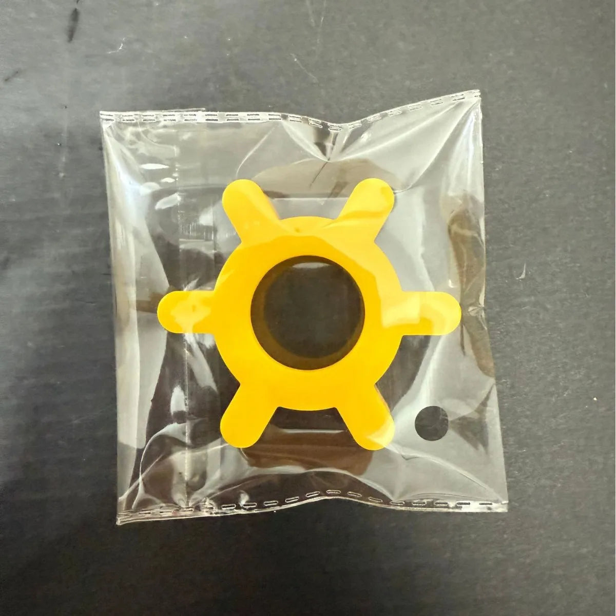 Manual Plastic Bottle Opener No Batteries Required Durable Gear Shape Zpaxo yellow-1pc