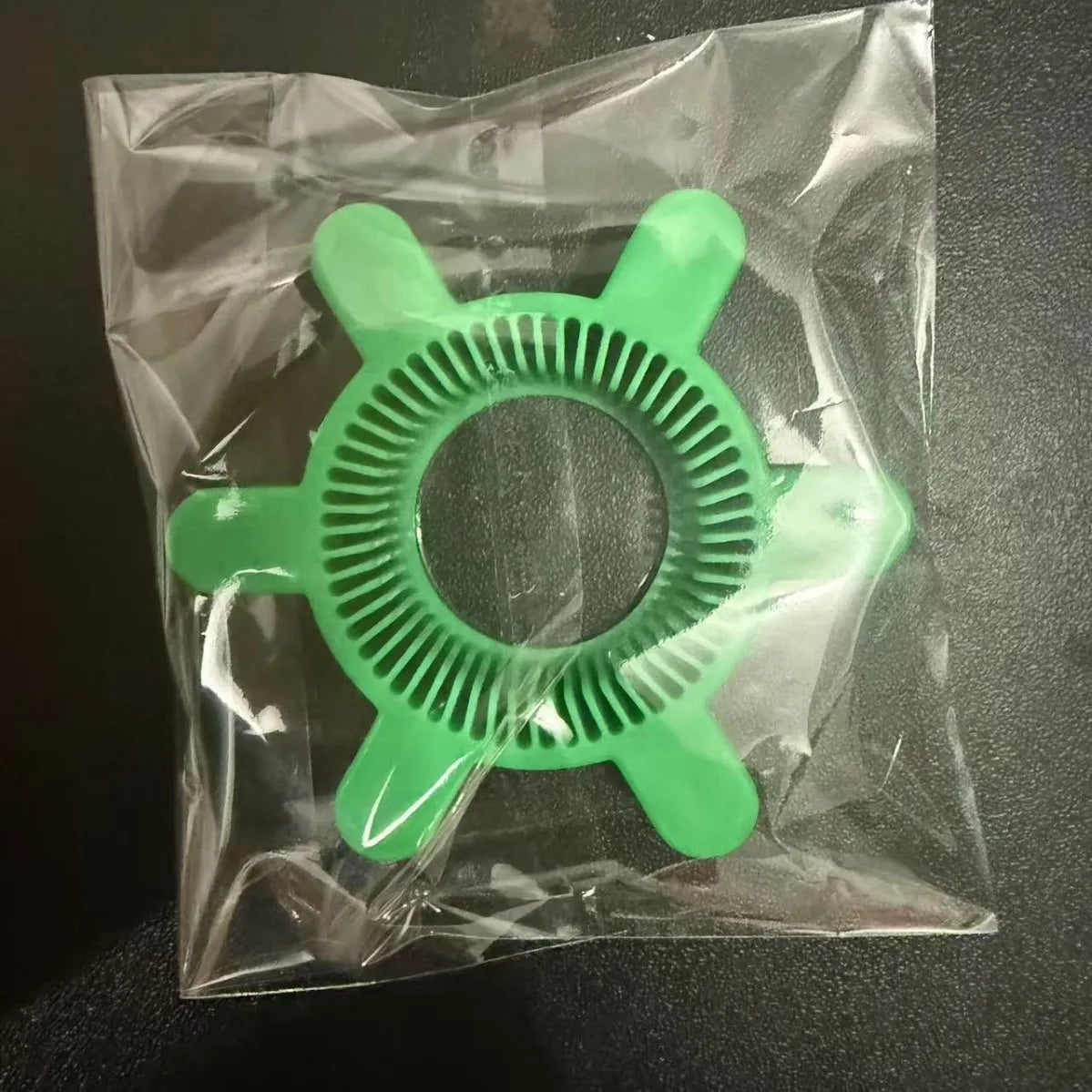 Manual Plastic Bottle Opener No Batteries Required Durable Gear Shape Zpaxo green-1pc