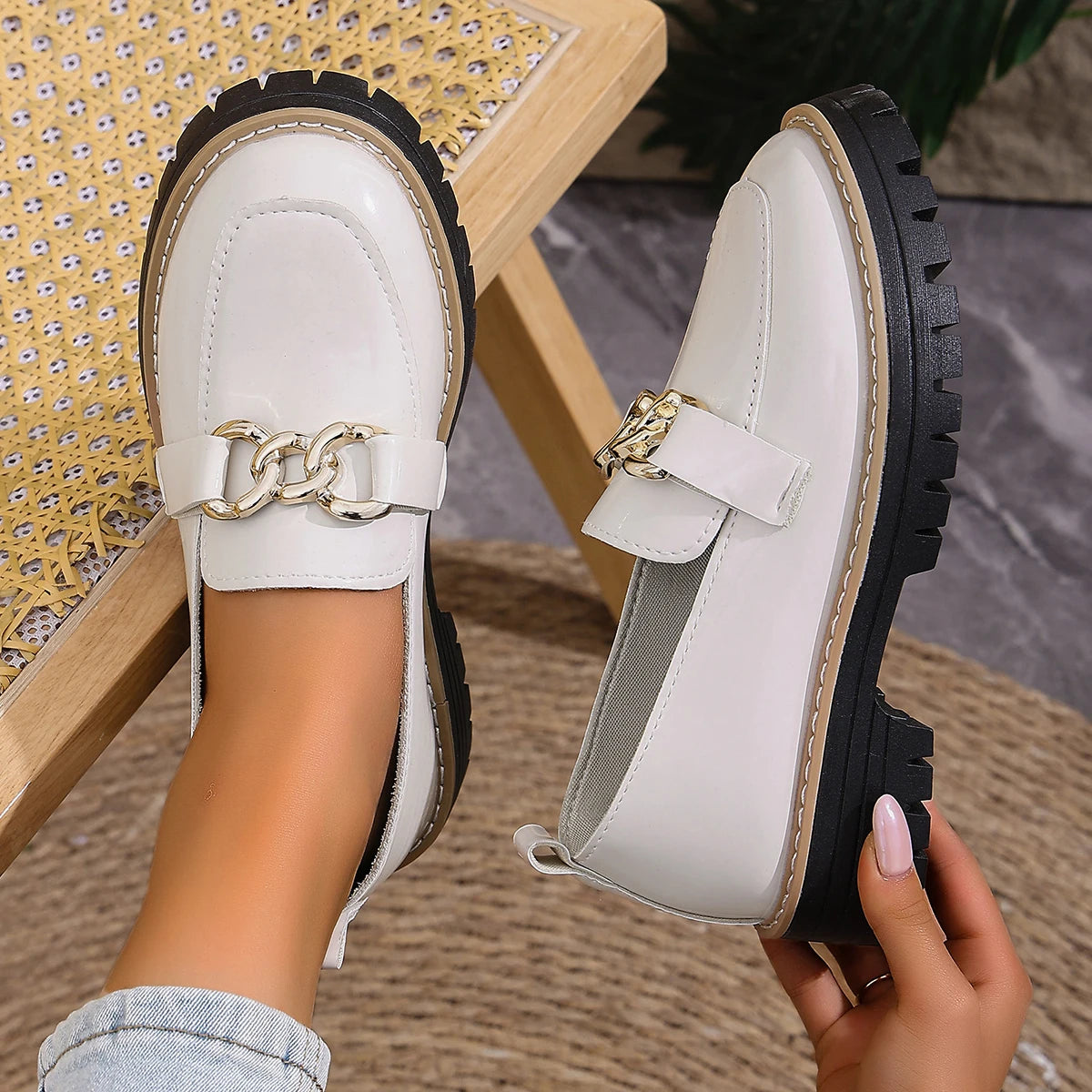 Women Loafers Thick Heel Chunky Casual Shoes Spring Autumn Retro Flats Shoes Women Round Toe Metal Decorated Sneakers Women Zpaxo WHITE 38