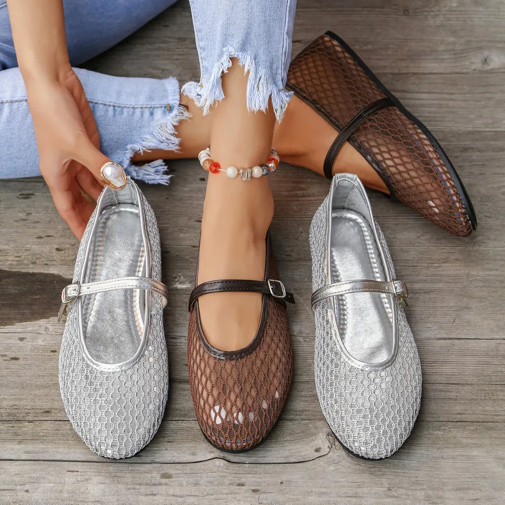 2026 Summer Designer Cosy Mesh Heels Women Flat Shoes Fashion Round Toe Buckle Strap Casual Outdoor Dress Sandals Zpaxo