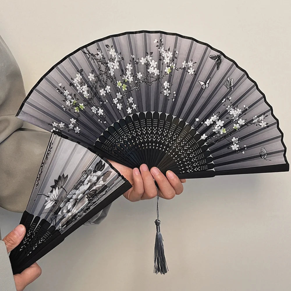 Bamboo Silk Folding Fan – Vintage Chinese Handheld Fan