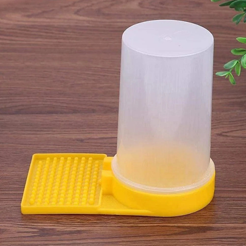 Plastic Beekeeping Water Dispenser Safe Lightweight for Beekeeper Honey Bee Nest Door Feeding Drinking Water Box Zpaxo