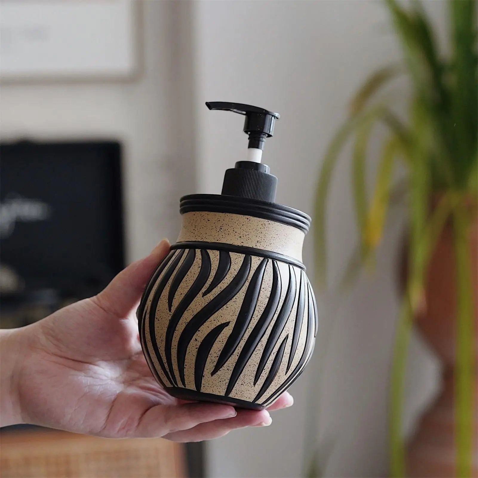 Soap Dispenser Kitchen Sink Liquid Zebra Design Refillable Retro