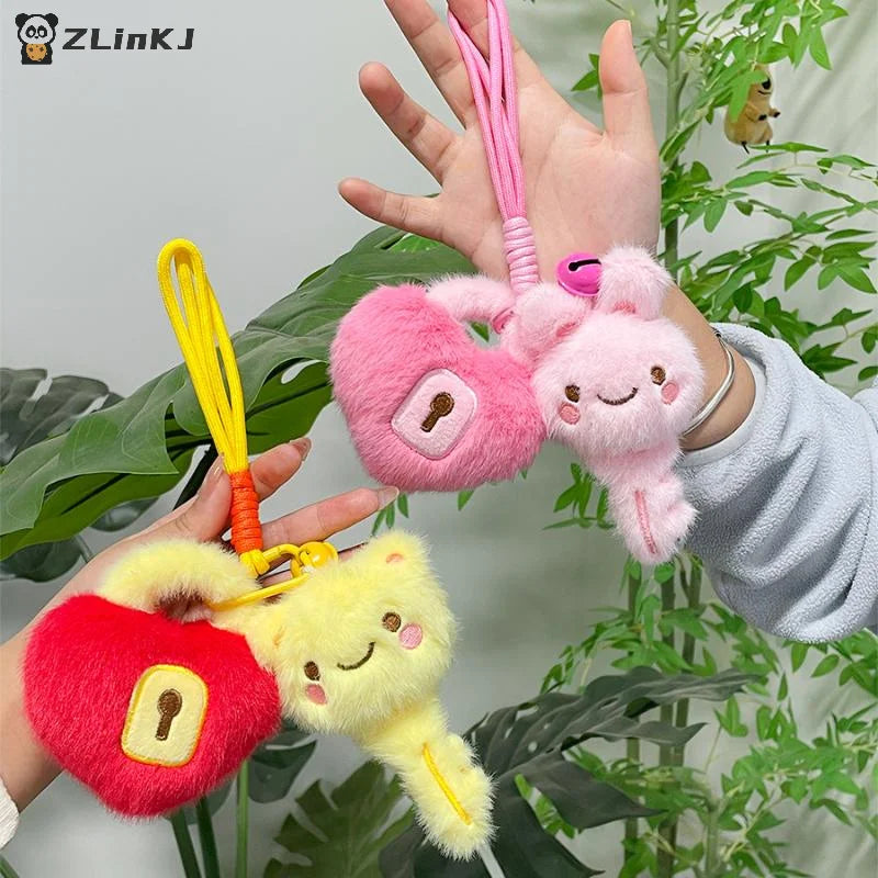 ▶1Pcs Cartoon Cute Love Key Bag Pendant Plush Toys Cute Lovely Stuffed Doll Key Chain Birthyday Gift For Girl Boy Zpaxo