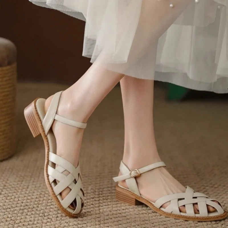 2025 Fashion All-match Slippers Red Flower One-word Beach Shoes Casual Single-layer Shoes Women's Flat New Slippers Zpaxo
