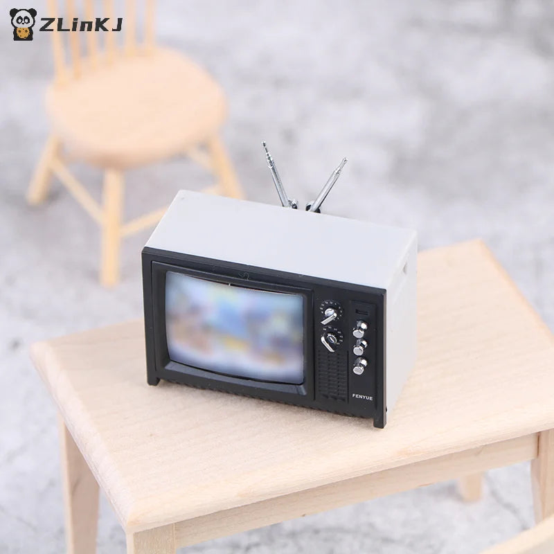 ▶1Pcs Mini Retro TV Miniature Ornaments DollHouse Toy Ornaments Zpaxo