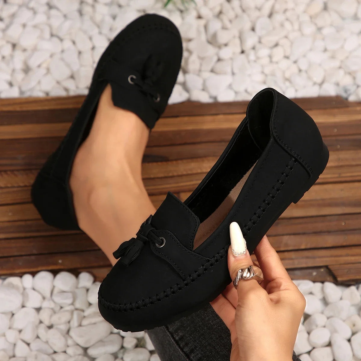 Women Flats Trend Walking Sneakers Women Fashion Breathable Loafers Women Casual Slip on Flat Shoes Plus Size Retro Shoes Female Zpaxo black 37