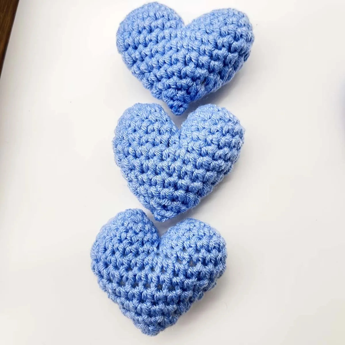 3pcs Handmade Knitted Heart Decorations Blue Red Crochet Finished Hearts for Valentine's Day Wedding Party DIY Home Decor Zpaxo blue