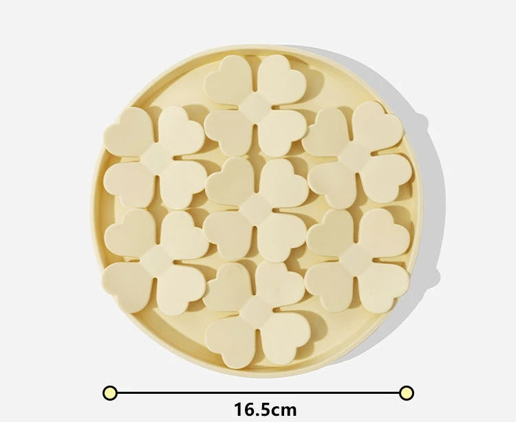 Petal shaped dog licking pad circular pet licking pad silicone slow feeding pad suction cup pad slow feeding dog licking plate Zpaxo