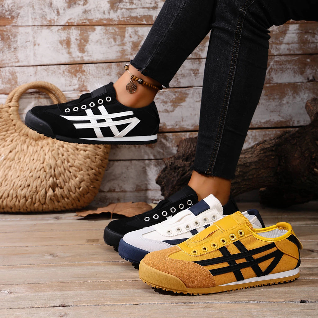 Women Sneakers 2025 New Couple Casual Sneakers Women Lace Up Soft Sole Flat Sports Shoes Classic Walking Running Shoes Women Zpaxo