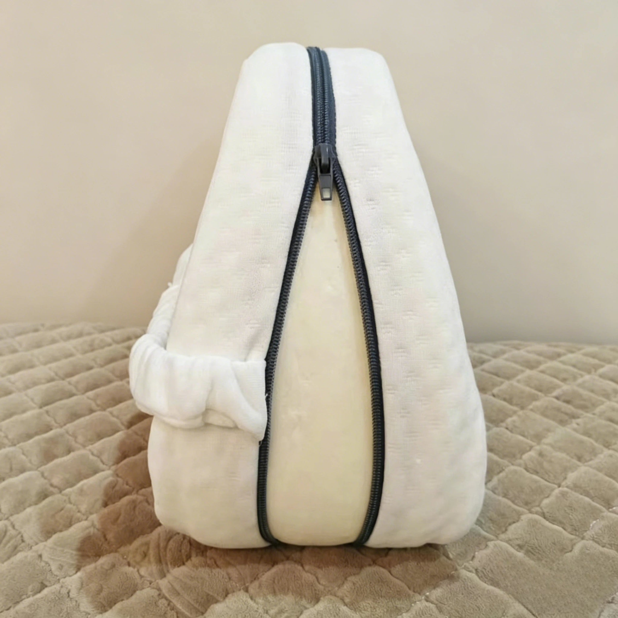 Heart shaped leg pillow memory cotton slow rebound clip leg pillow leakage decompression side sleeping leg pillow Zpaxo