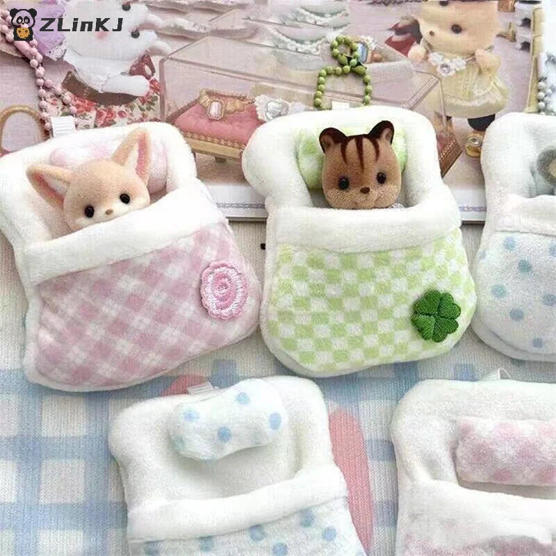 ▶1Pcs Cute Plush Four-leaf Clover Doll Bed 8*6*1CM Soft Sleeping Bag Mini Doll Room Decoration Furniture Doll Accessories Zpaxo