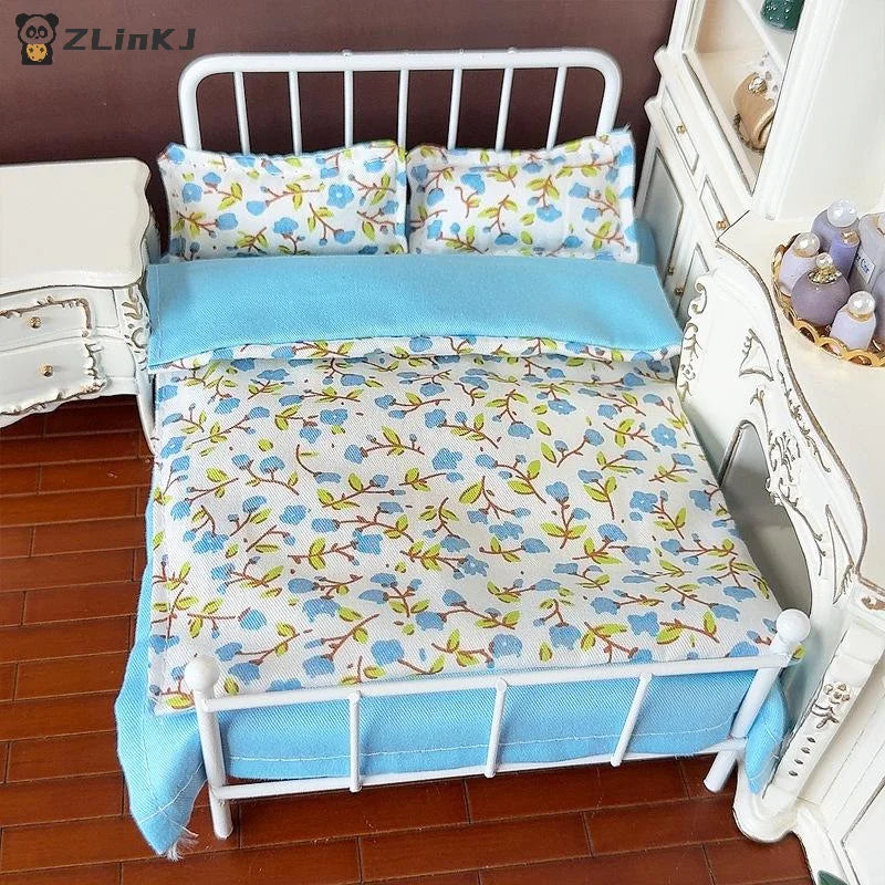 ▶1/12 Dollhouse Miniature Bed Four Piece Bed Set Bed Sheet Quilt Pillow Quilt Cover Bedding Set Doll Bedroom Decoration Toy Zpaxo