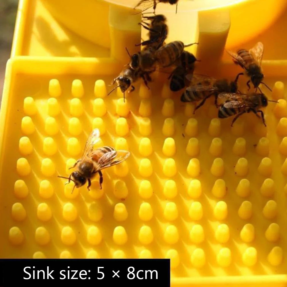 Plastic Beekeeping Water Dispenser Safe Lightweight for Beekeeper Honey Bee Nest Door Feeding Drinking Water Box Zpaxo