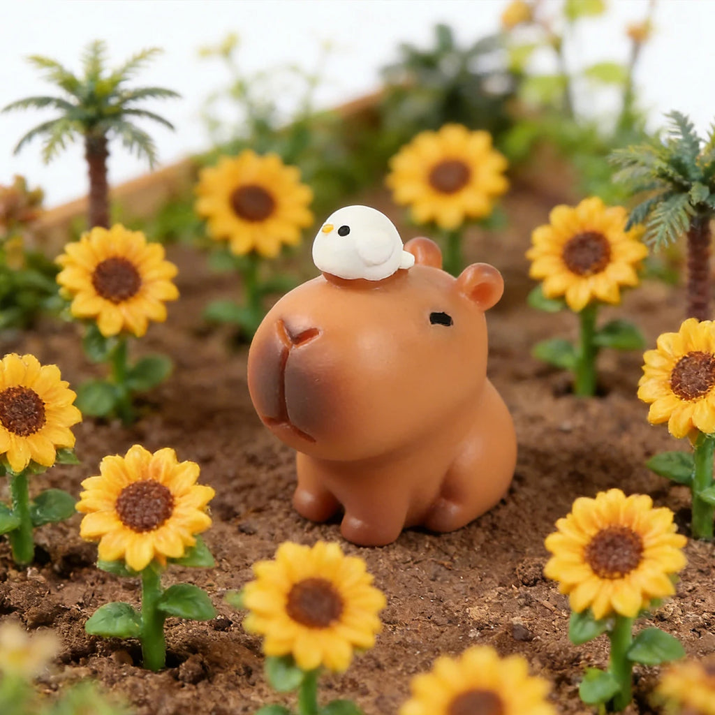 Capybara Figurine Set – Kawaii Cake Toppers & Desk Decor 12/18 Pcs