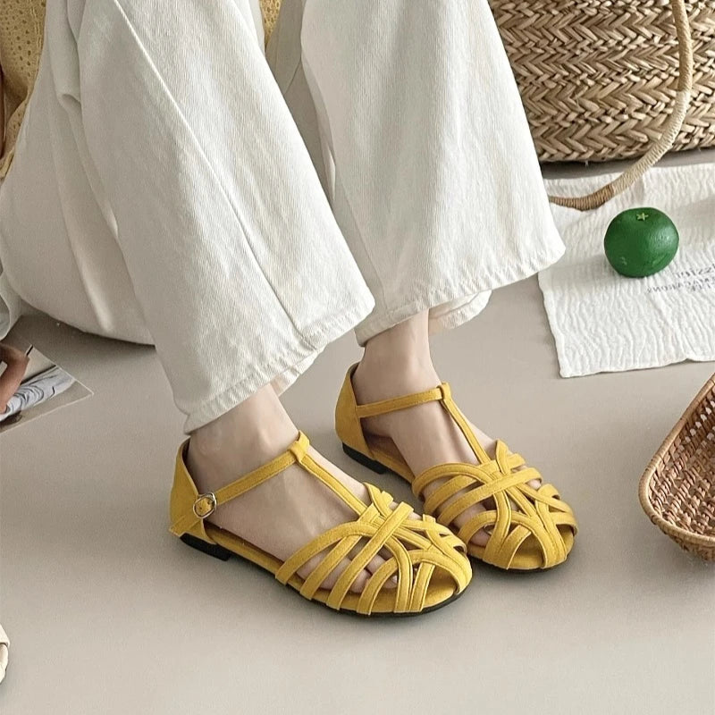 2025 Summer Fashion Weaving Hollow Flat Bottom Baotou Comfortable