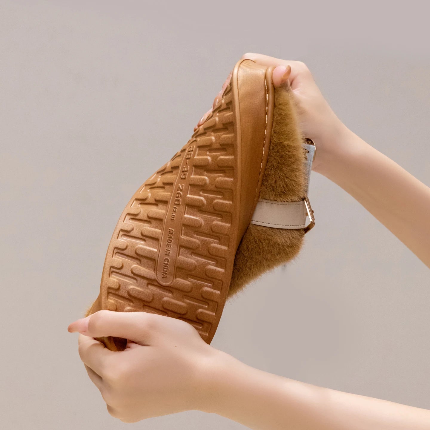 Women's Plush Slippers Winter Indoor House Shoes Non-slip Soft Sole