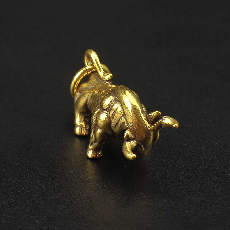 Home Office Desk Decorative Ornament Mini Retro Brass Wall Street Bull Statue Sculpture Hand Toy Gift Keychain Ornament Zpaxo