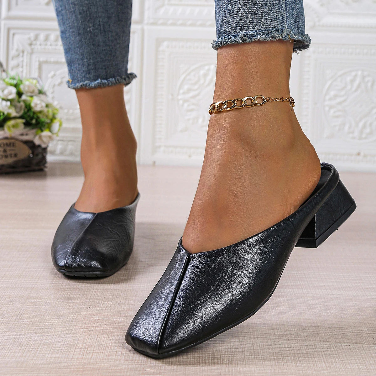 Women Mules Shoes 2025 New Low Heel Comfortable Slippers Outdoor Spring Summer Shoes Large Size Square Head Flat Sandals Women Zpaxo