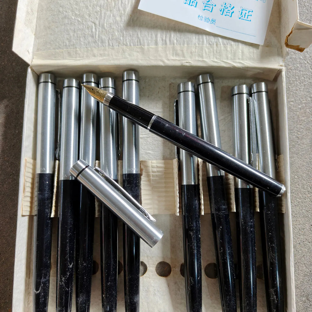 Rare 1990s Stock YongSheng 322 Fountain Pens Writing Office Collection Stationery Clearance For Sale. NIB F Zpaxo