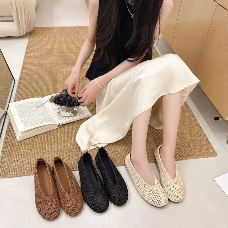 2026 Niche Square-toe Flat-soled Deep-mouth Single Shoes British