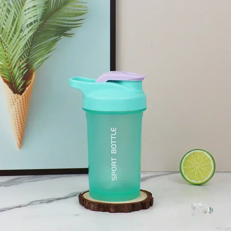 300ml Portable Outdoor Protein Powder Shaker Bottle Leak Proof Water Bottle for Gym Fitness Training Sport Mixing Cup with Scale Zpaxo green