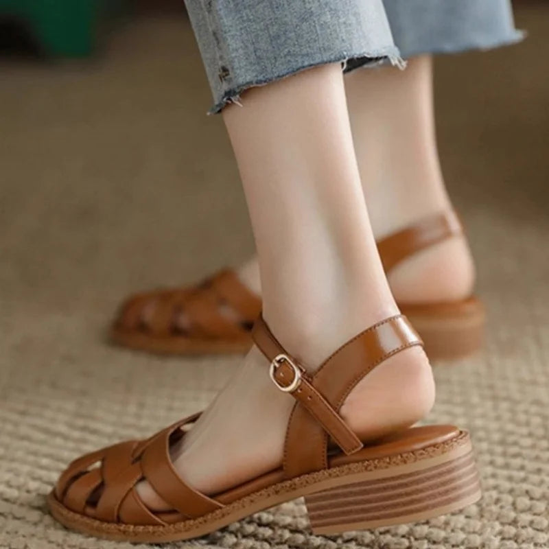 2025 Fashion All-match Slippers Red Flower One-word Beach Shoes Casual Single-layer Shoes Women's Flat New Slippers Zpaxo