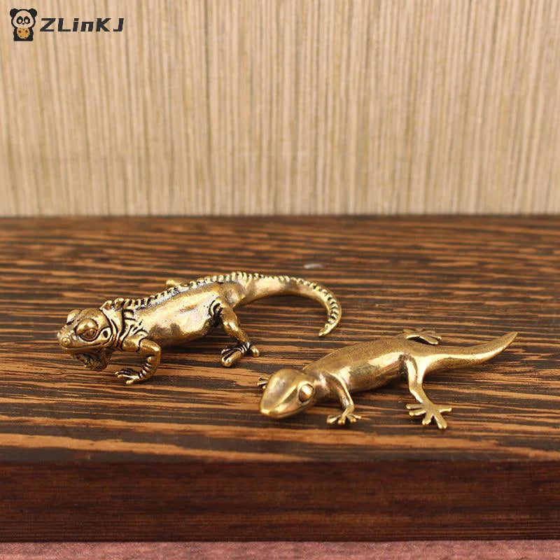 ▶1PCS Gecko Figure Home Decor Small Ornaments Antique Brass Animal Figurines Tea Pet Desk Decorations Home Decor Accessories Zpaxo