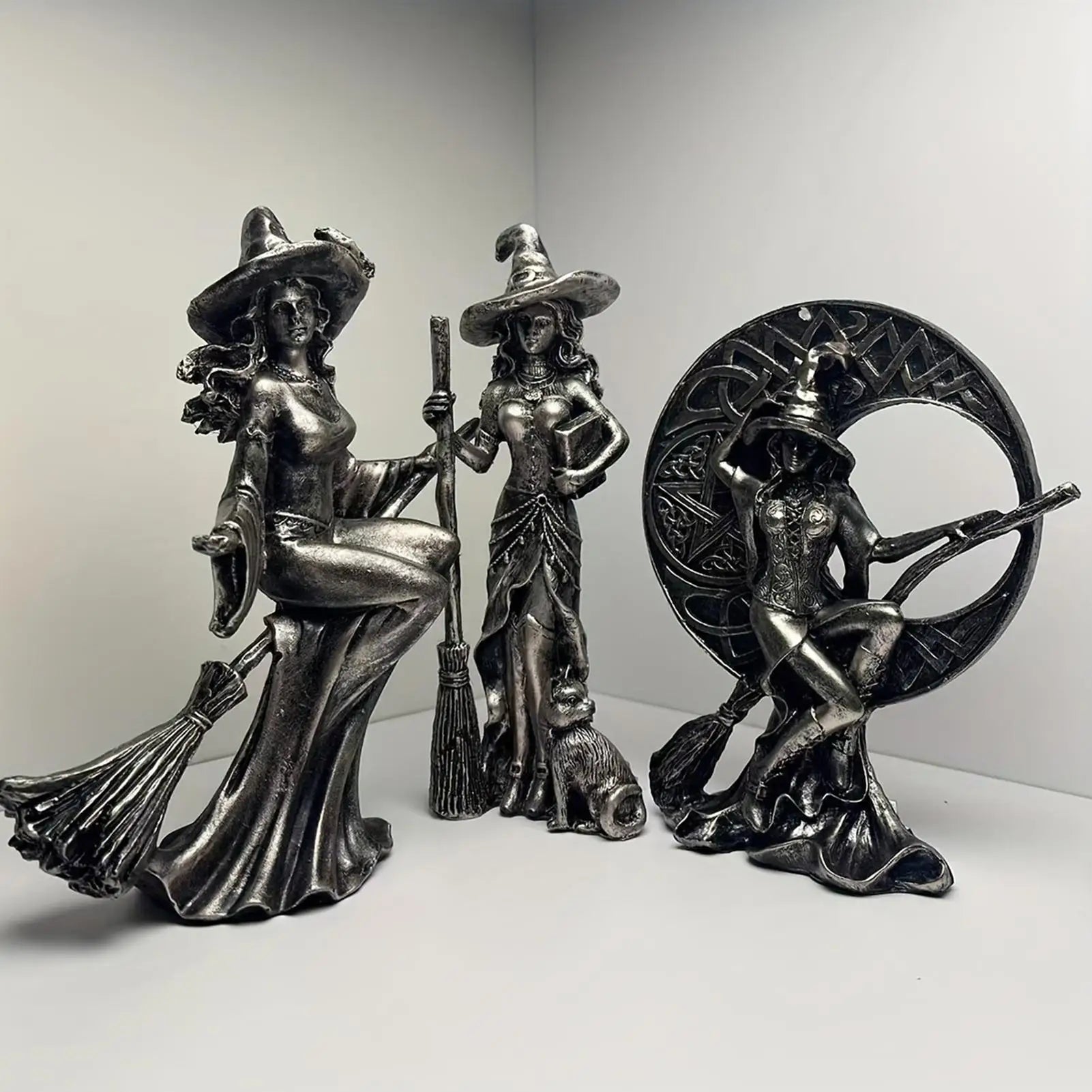 Halloween Witch Figurines Gothic Resin Figurine Retro Magician Decor