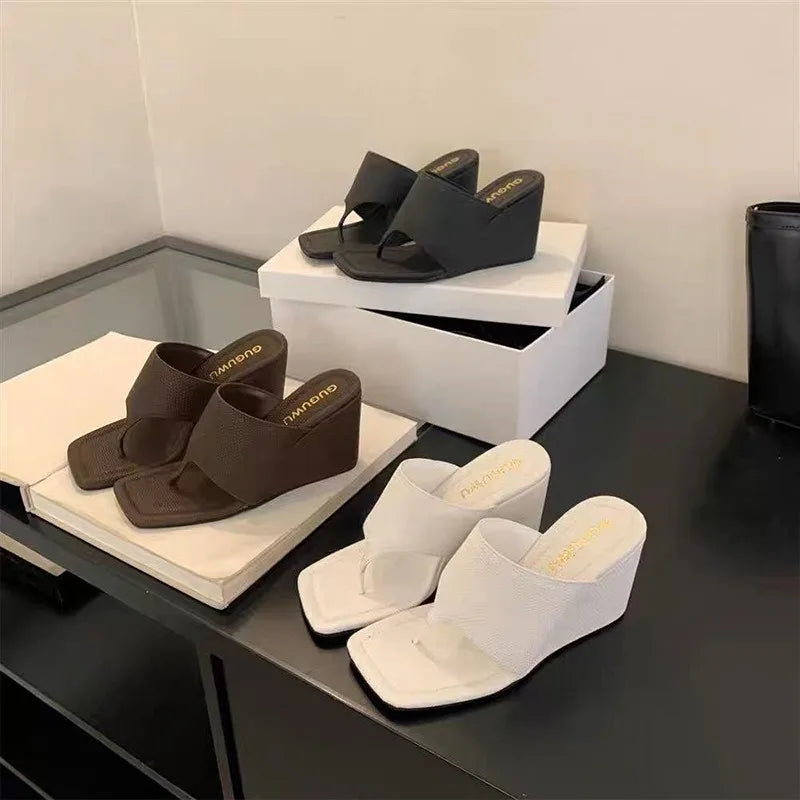 2025 Spring and Autumn New Style Slimming Slope Heel Korean Version Bare Toe Flip Flops Cool Slippers Sandals Zpaxo