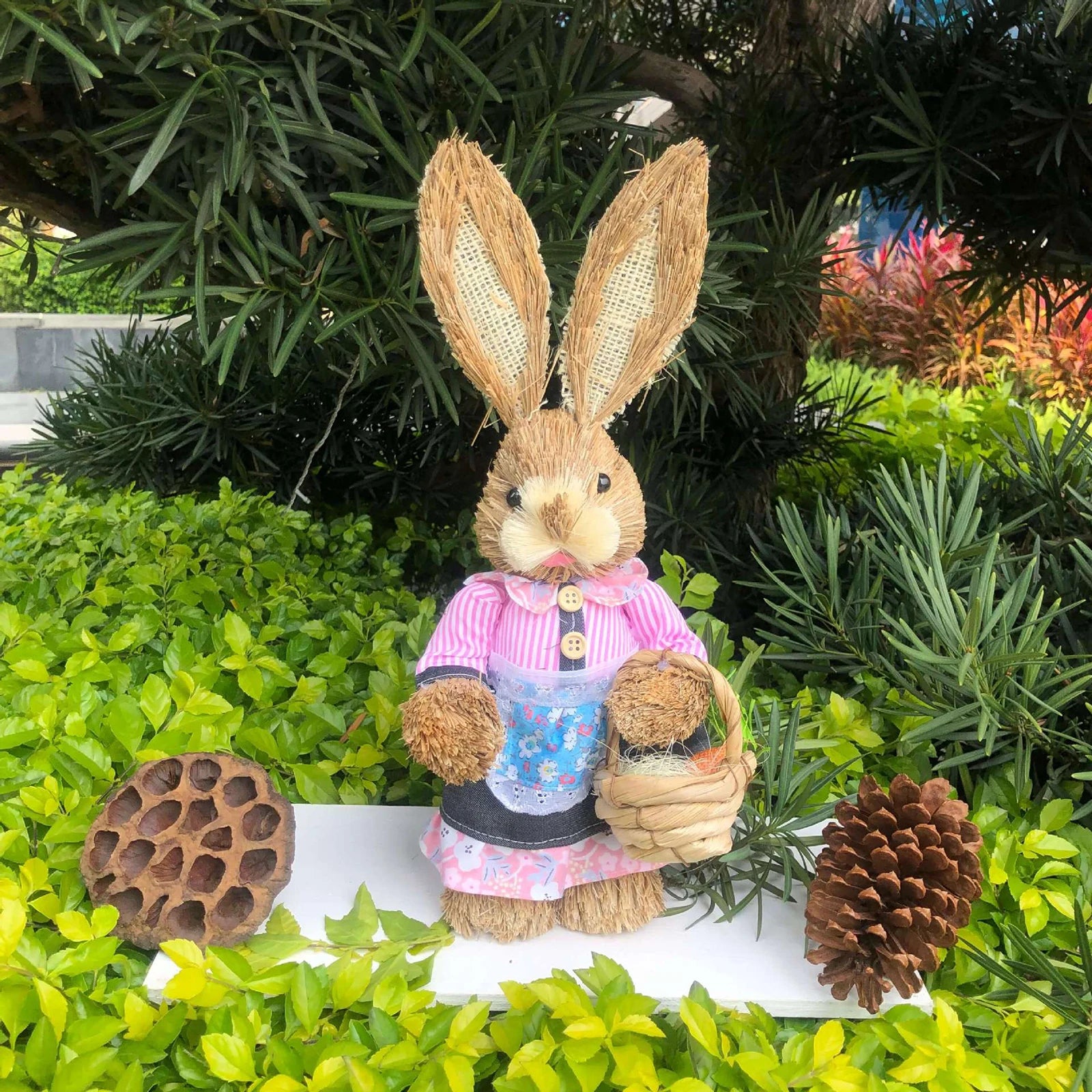 Straw Easter Bunny Statue – 13.78" Standing Rabbit Figurine Easter Bunny Figurine Zpaxo