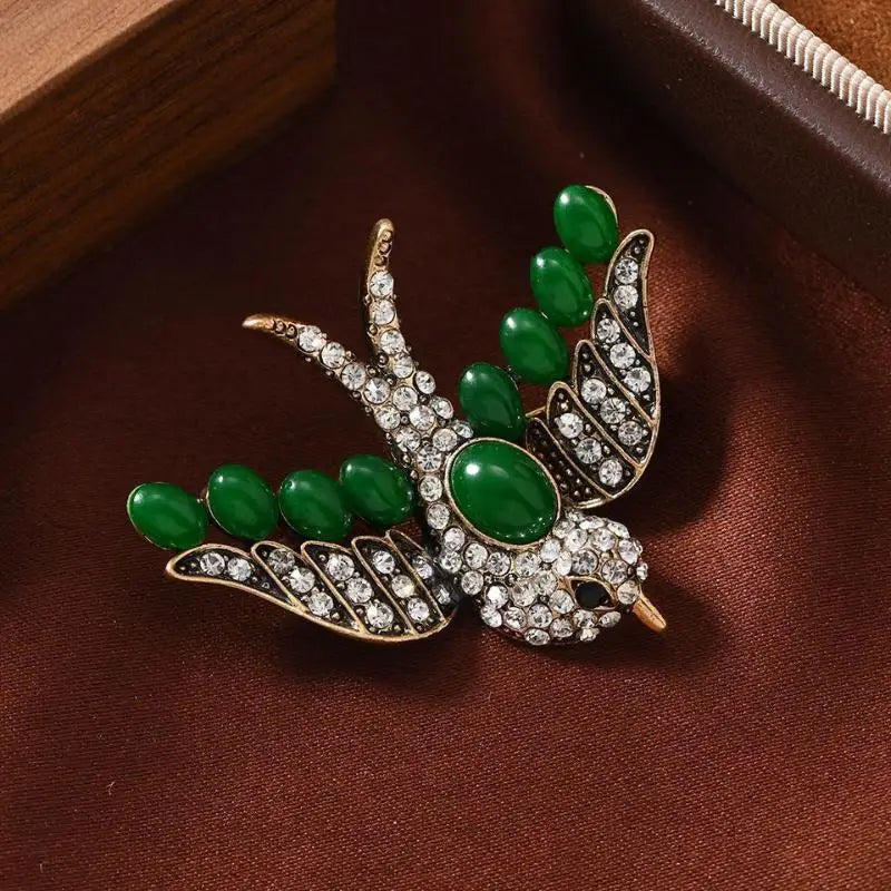 Emerald Green Swallow Brooches Men Women Retro Flying Bird Lapel Zpaxo