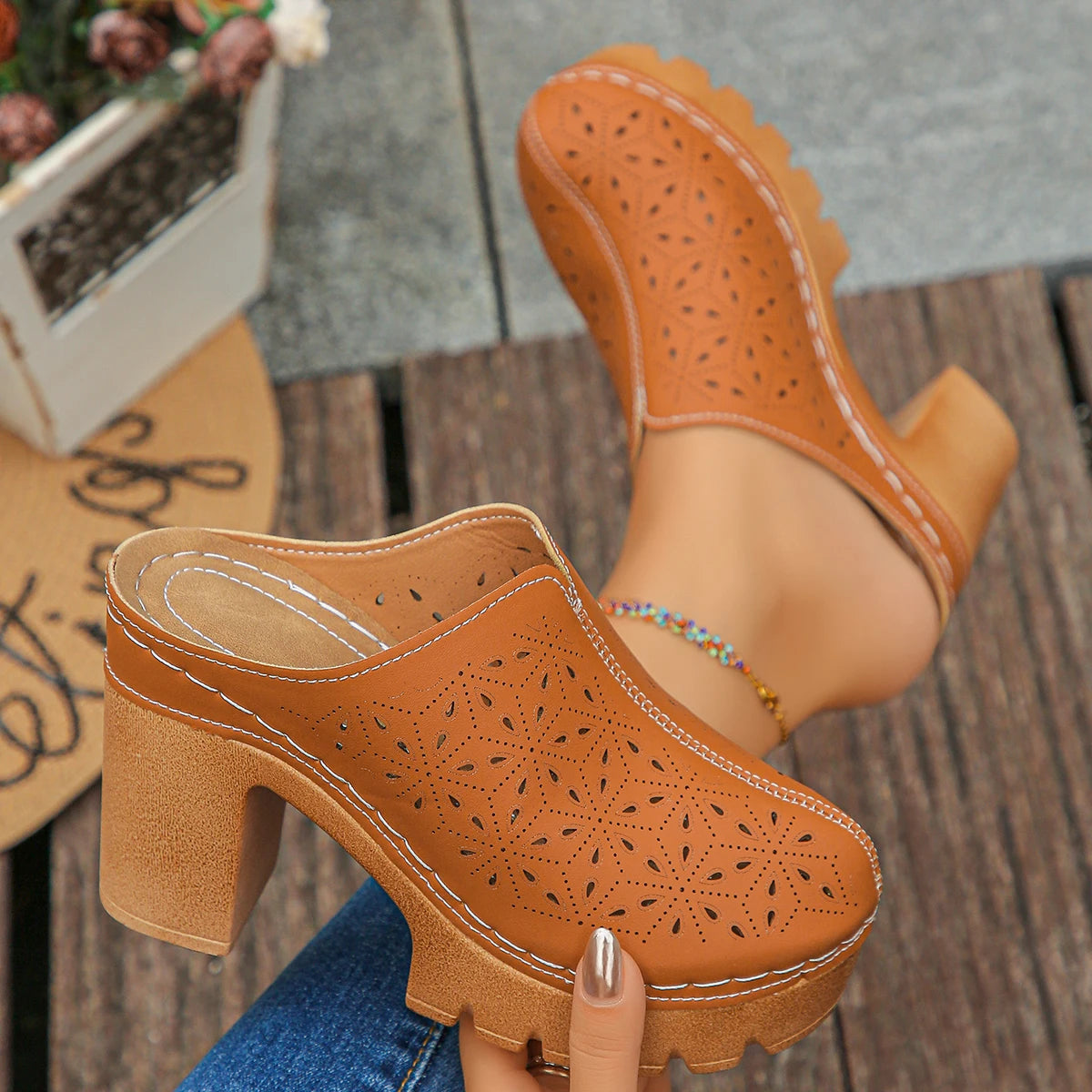 2025 Women High Heels Sandals Cover Toe Thick Heel Slippers Retro Round Toe Mules Shoes Women Comfortable Lightweight Sandals Zpaxo