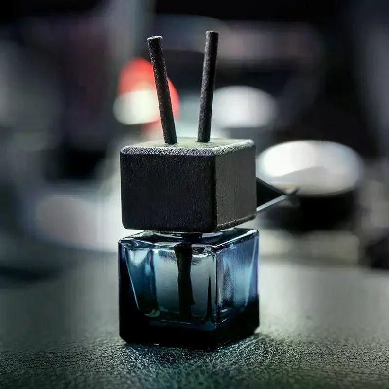 Car Hanging Glass Bottle Aromatherapy Diffuser Pendant | 8ml