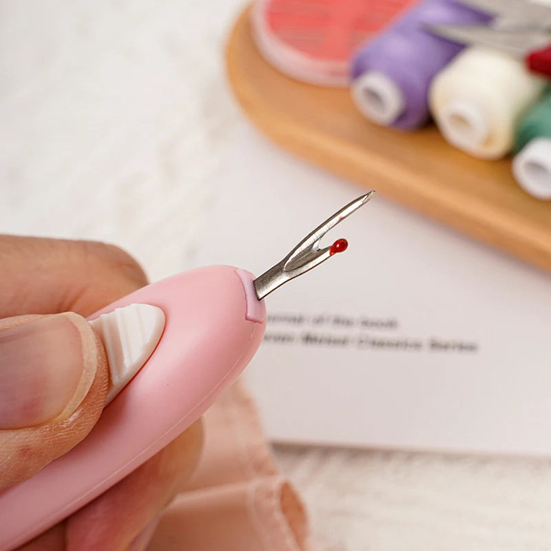 2 In 1 Needle Threader Seam Ripper, 2 In 1 Automatic Needle Threaders Seam Ripper, For Fast Threading & Seam Removal Zpaxo
