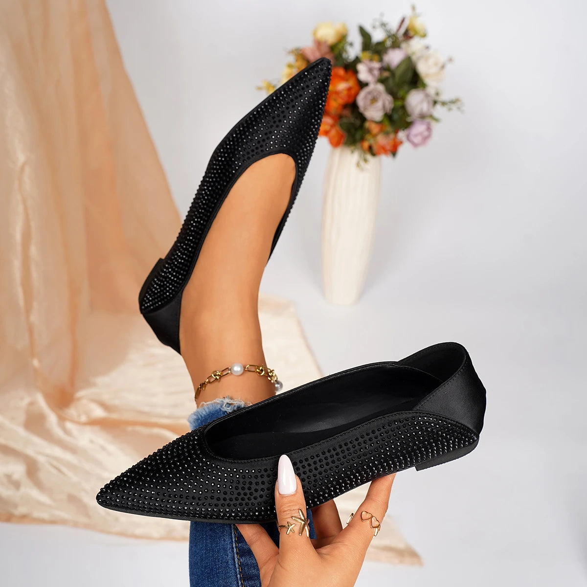 Women Flats 2026 Slip-on Rhinestone Shoes Women Shallow Mouth Pointed Toe Flat Casual Loafers Soft Leather Women Single Shoes Zpaxo