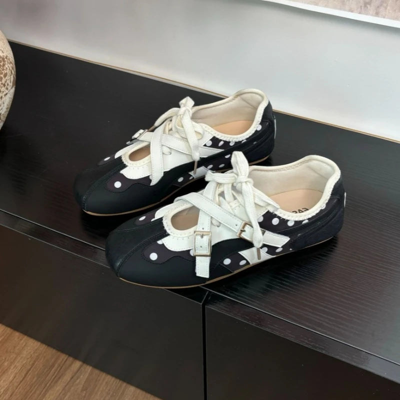 Women's Comfortable Round Toe Cross Buckle Strap Embellishment Zpaxo