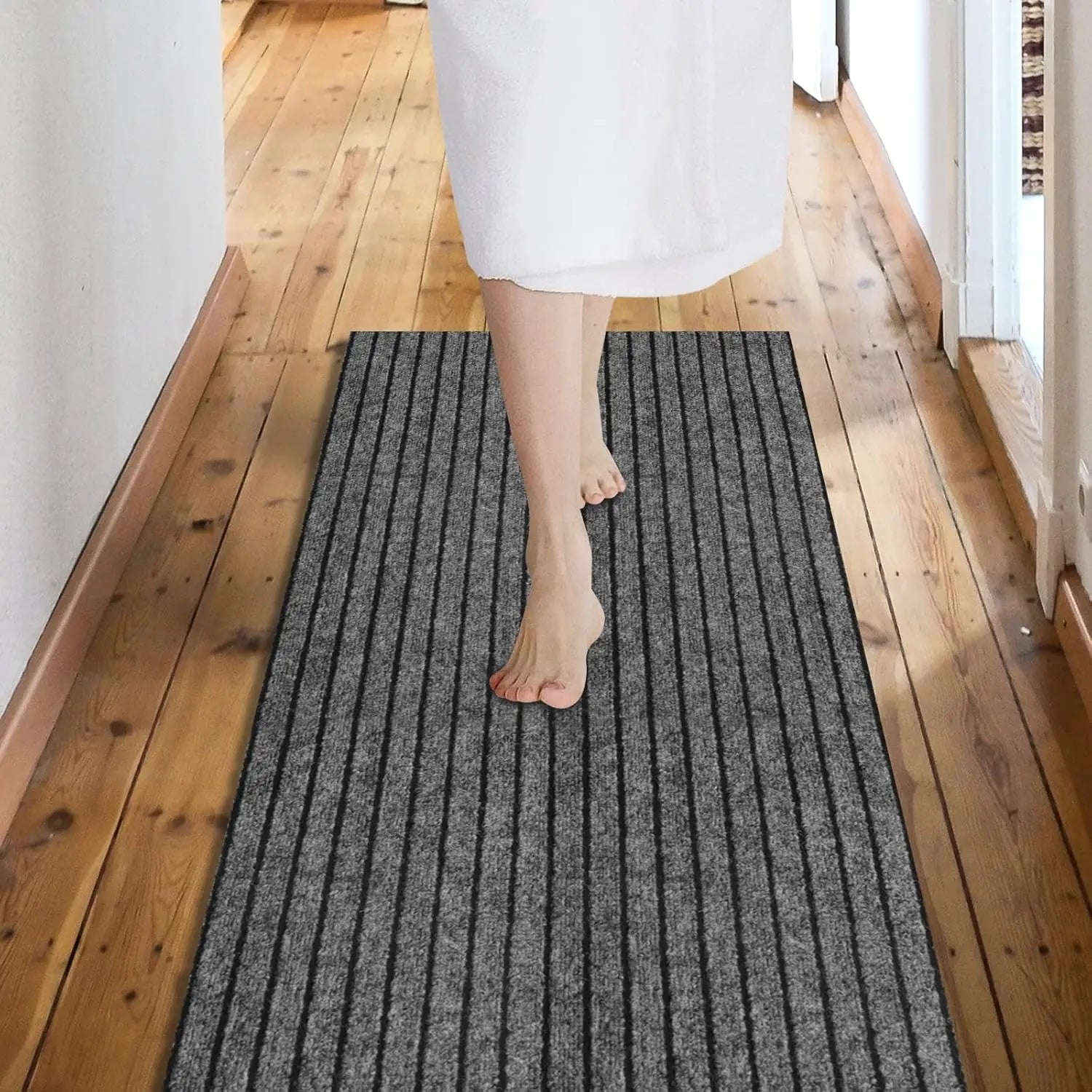 Modern Minimalist Square Floor Mat – Non-Slip & Machine Washable