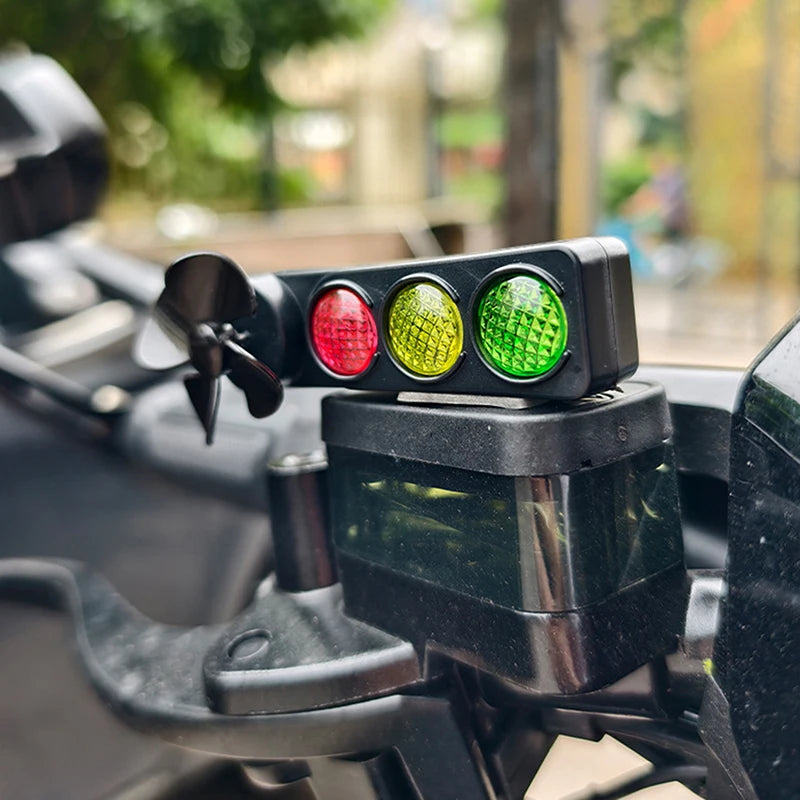 Wind-Driven LED Bike Light – Traffic Light Decoration